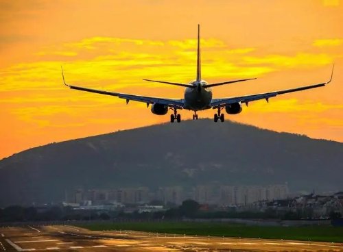 女子花1万6买好全年假期旅行机票 在网上找“搭子”一起旅行